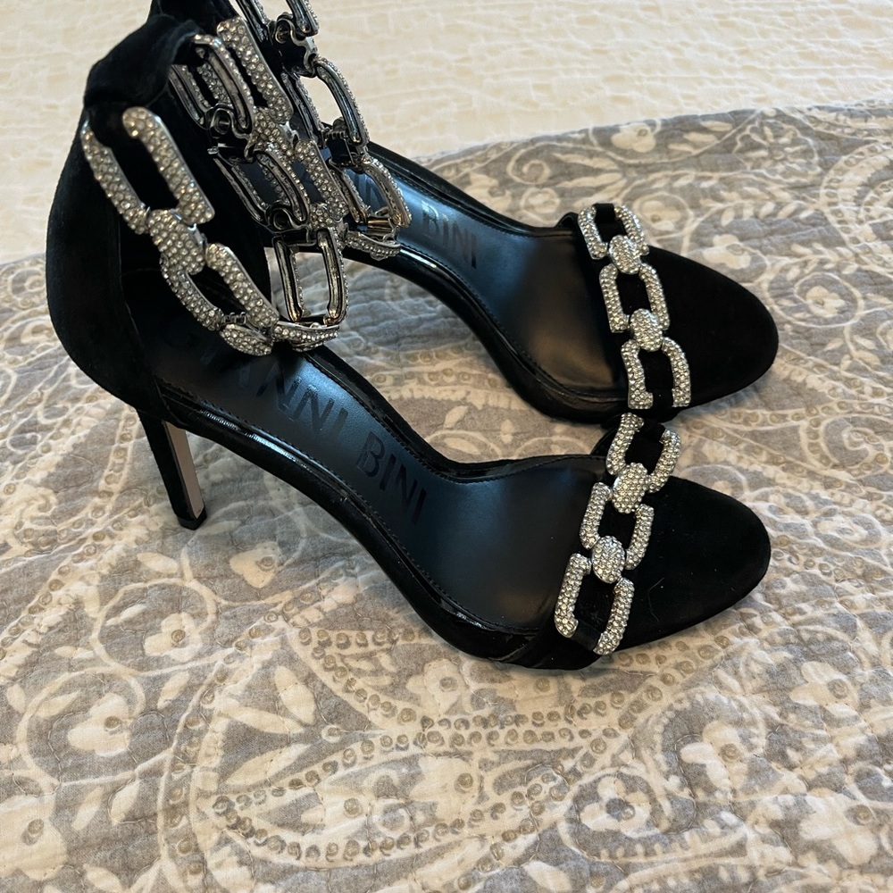 Gianni Bini Vivvia Suede Rhinestone Chain Heels black tie elegant - Picture 2 of 6